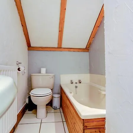 No.4 Guest House - Adults Only *